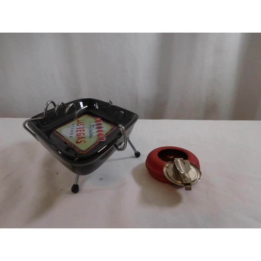 Vintage Ashtray Black Diamond Welcome to Fabulous Las Vegas + Round metal Ashtra